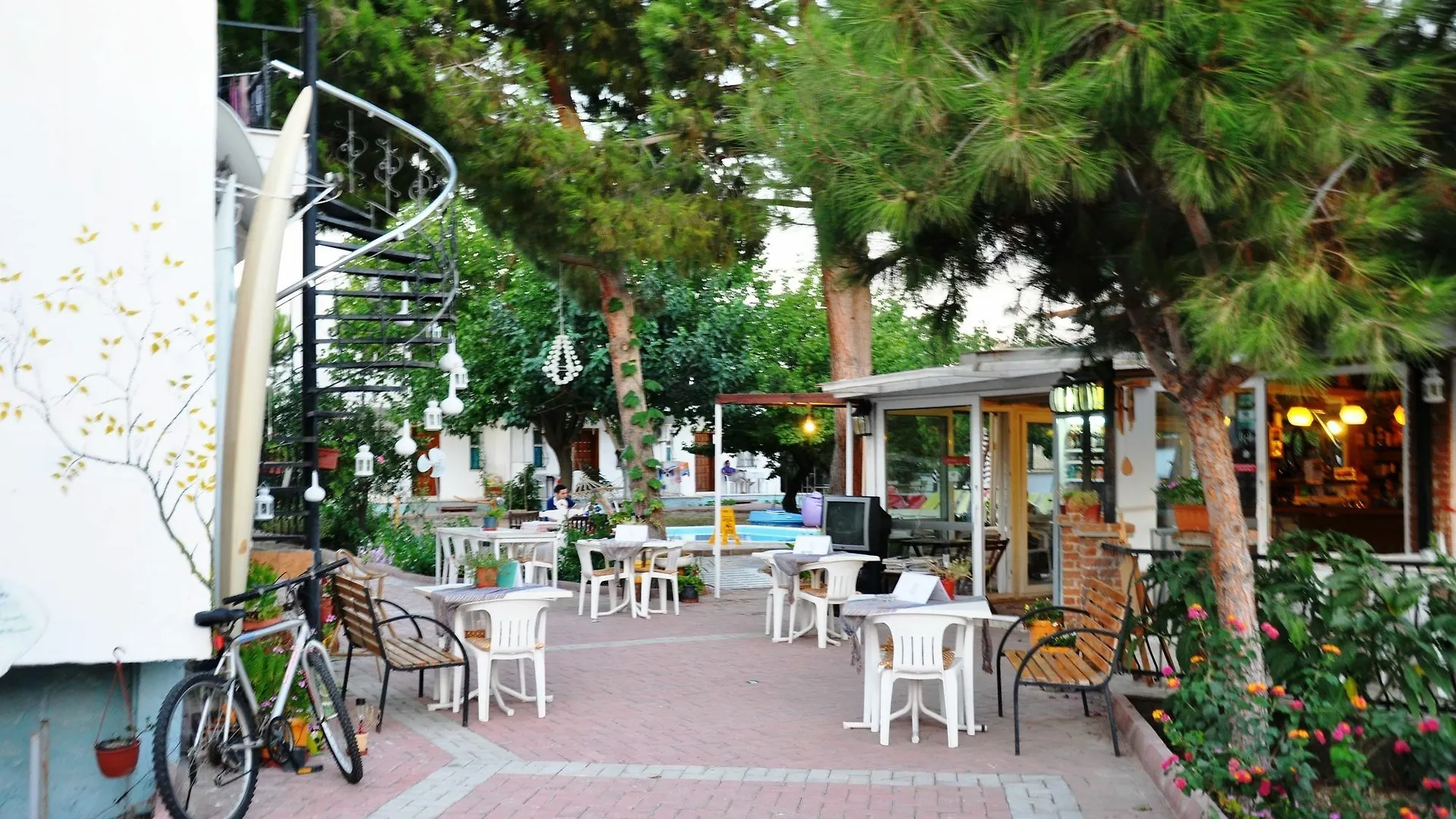 Mursel Pansiyon Garden Hotel Kusadası