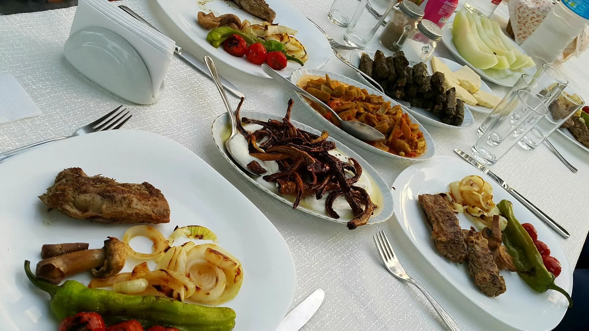 Mursel Pansiyon Garden Hotel クシャダス